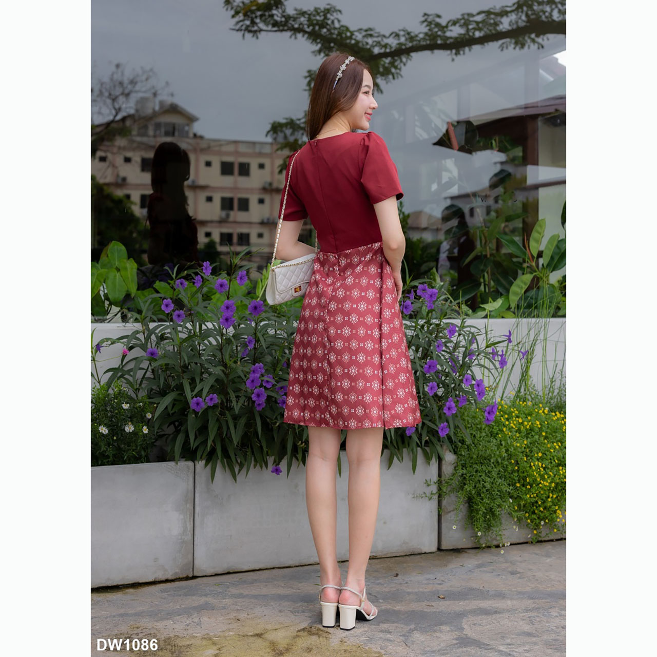 kudapy เดรสสั้นสีเขียว/สีแดง/สีชมพู/สีฟ้า/สีขาว กระโปรงลายไทย ใส่ทำงาน ใส่เที่ยวสวยดูดี