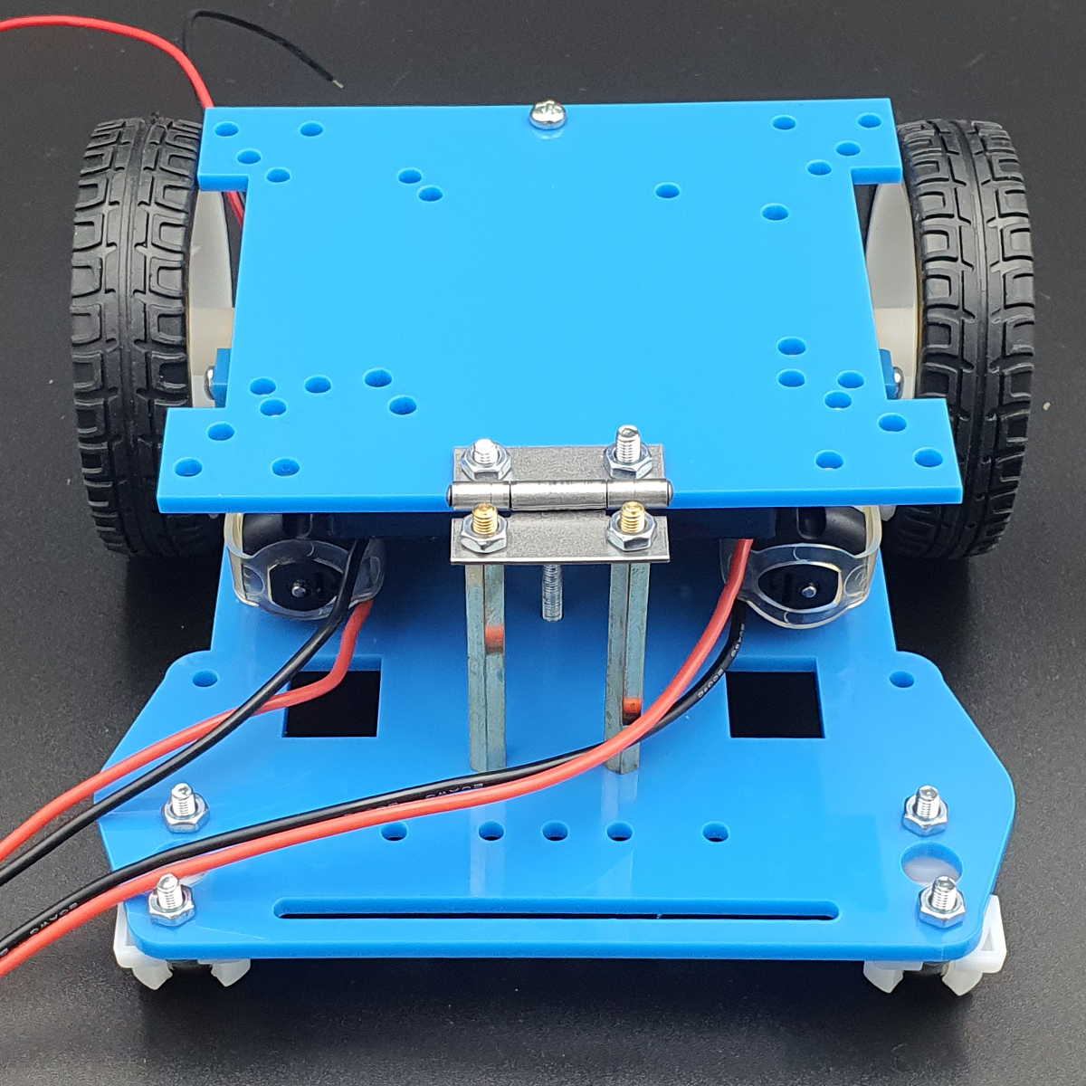 โครงสร้างหุ่นยนต์ 2WD เเบบ 2 ชั้น