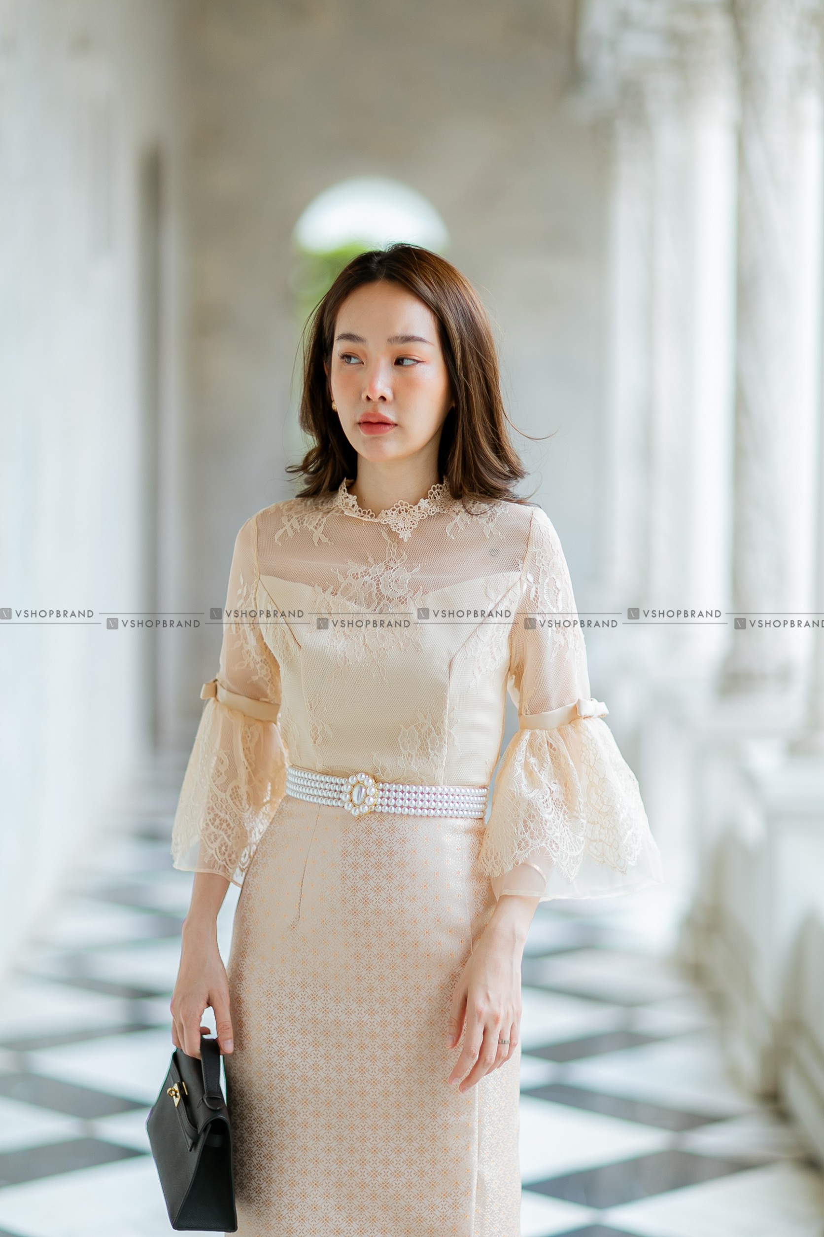 kudapy เซ็ตเสื้อ+ผ้าถุงพิมพ์ลาย สีทอง/สีขาวครีม แขนกระดิ่ง ทรงสวย ชุดไปงานแต่ง ชุดไทยประยุกต์