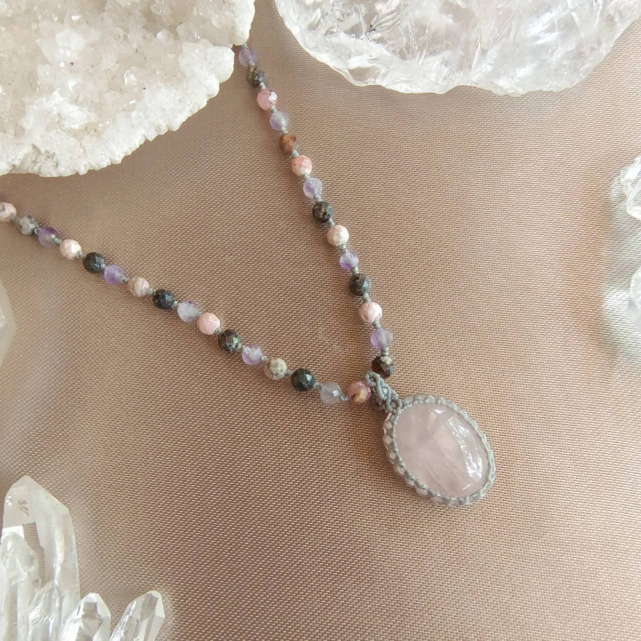 สร้อยคอหินโรโดโครไซต์กับจี้หินโรสควอตซ์ Rose Quartz