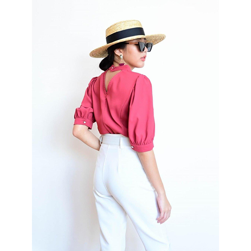 kudapy เสื้อผ้าพื้นเนื้อทรายสีแดง/สีเขียว/สีชมพูกะปิ คุณภาพขึ้นห้าง ออกแบบน่ารักด้วยงานกระดุมหลัง เพิ่มความน่ารักด้วยแขนตุ๊กตา