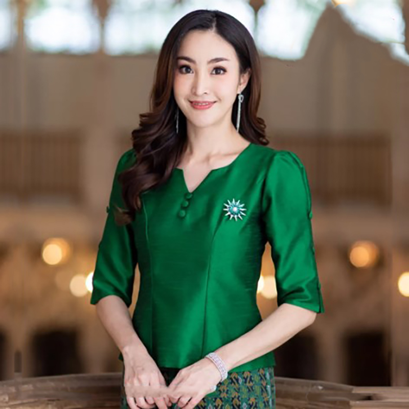 kudapy เสื้อผ้าไหม เขียวมรต บานเย็น ชมพูกลีบบัว แขน 4 ส่วนแต่งกระดุมด้านข้าง เอวปล่อย ชุดไทยประยุกต์