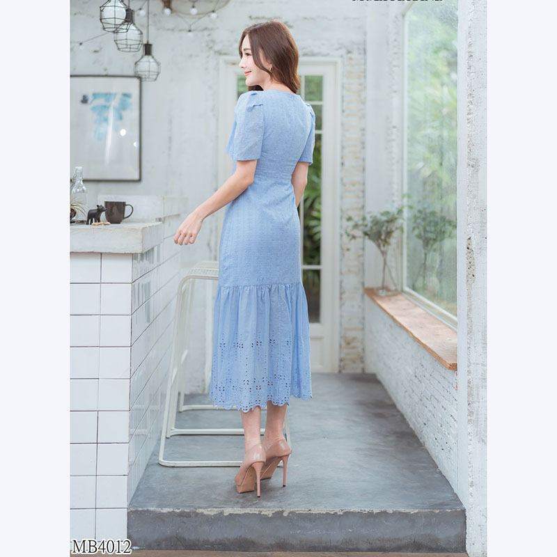 kudapy เดรสยาวคอกว้างสีชมพู แขนพองจั้มจับจีบ ผ้าฉลุเกาหลีสวยน่ารักดูดีมากๆ