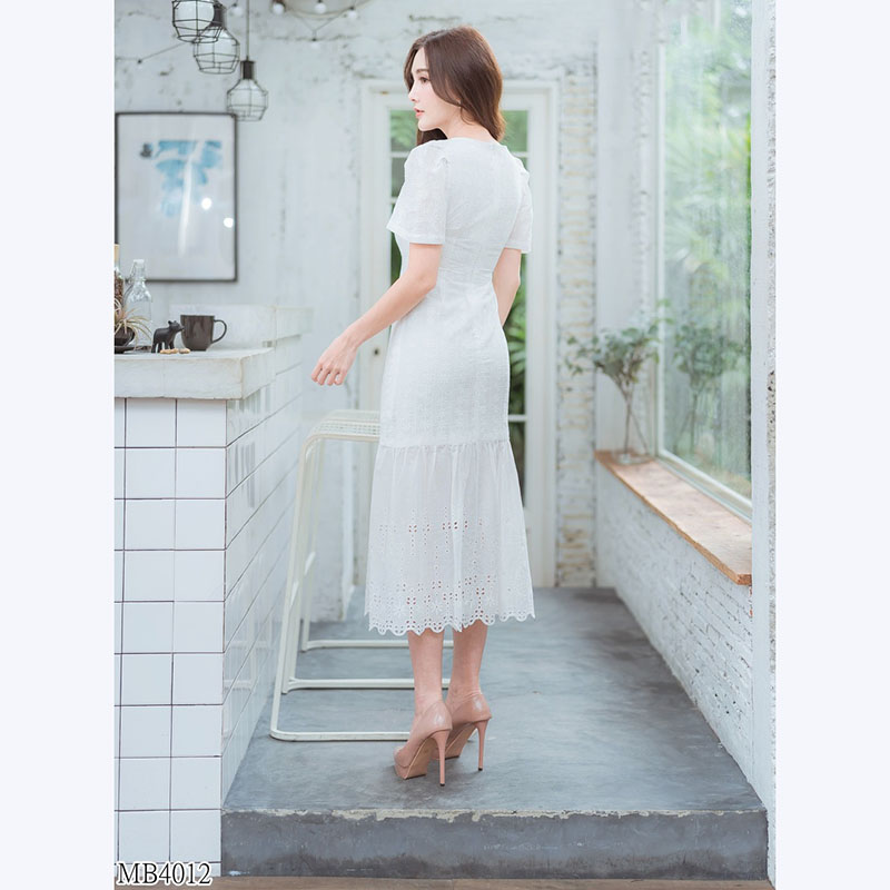 kudapy เดรสยาวคอกว้างสีชมพู แขนพองจั้มจับจีบ ผ้าฉลุเกาหลีสวยน่ารักดูดีมากๆ