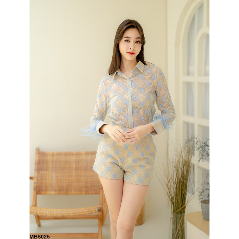 kudapy ชุด SET ขาสั้นลูกไม้ คอปกดีเทลติดขนนกปลายแขนผ้าซีทรู