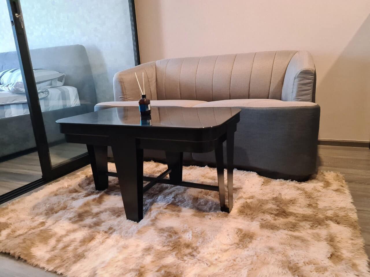 ปล่อยเช่า IDEO Mobi Rangnam (ไอดีโอ โมบิ รางน้ำ) - โซนพื้นที่ BTS อนุสาวรีย์ 1ห้องนอน 1ห้องน้ำ - ขนาดห้อง 35 ตรม. ชั้น 14 - ให้เช่า 24,000 ต่อเดือน