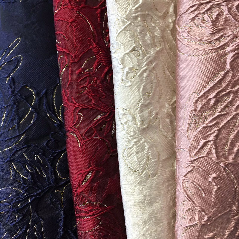 kudapy เดรสยาวสีขาว/สีชมพู/สีแดง/สีกรมท่า บ่าเดี่ยว แขนยาว(ขวา) แต่งระบายสะโพก พรางสุดๆ ซิบข้าง กระโปรงผ่าหน้าโชว์ขาเรียวๆ