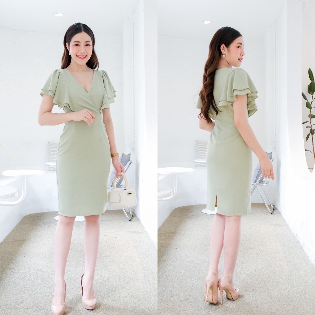 kudapy เดรสสั้นสีเขียวพิตาชิโอ้ ฟ้าอมเทา ส้มอิฐ ชมพู แดง กรม คอวีอกไขว้ จับจีบแขนระบายพริ้วพรางต้นแขน ทรงนี้เรียบหรู