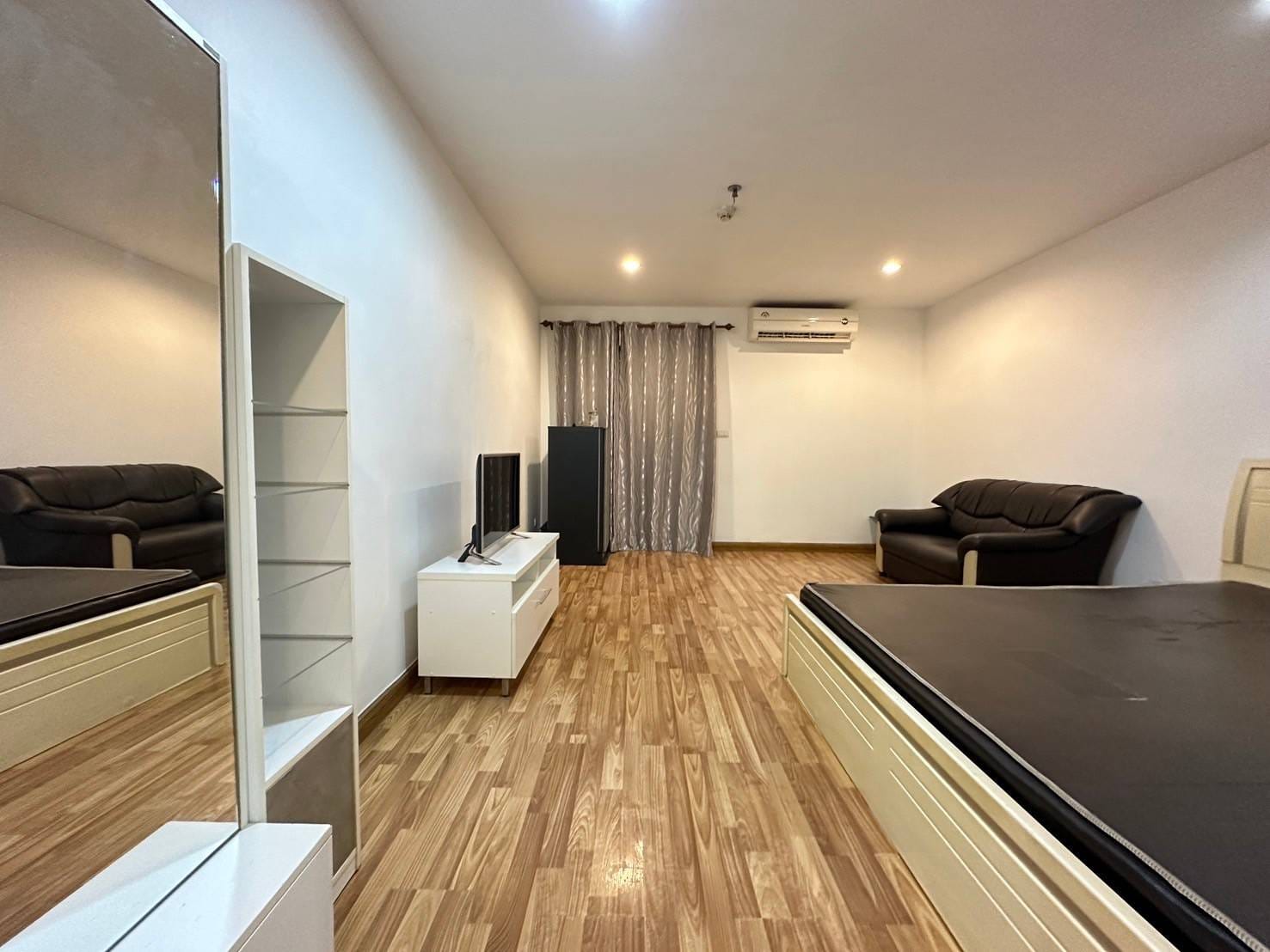 ปล่อยเช่าคอนโด Regent Home 15 แจ้งวัฒนะ (รีเจ้นท์ โฮม 15 แจ้งวัฒนะ) - เฟอร์เครื่องใช้ไฟฟ้าครบครั้น - การเดินทาง: BTS MRT วัดพระศรีมหาธาตุ