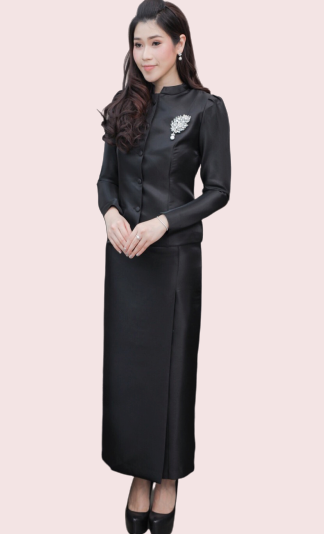 ชุดไทยจิตรลดาสีดำ เซ็ท 2 ชิ้น เสื้อผ้าไหมกระดุมหน้า + พร้อมกระโปรงทรงสอบ