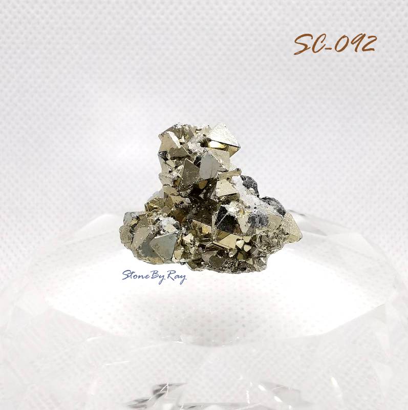 ไพไรต์ (Pyrite Octahedra Peru)