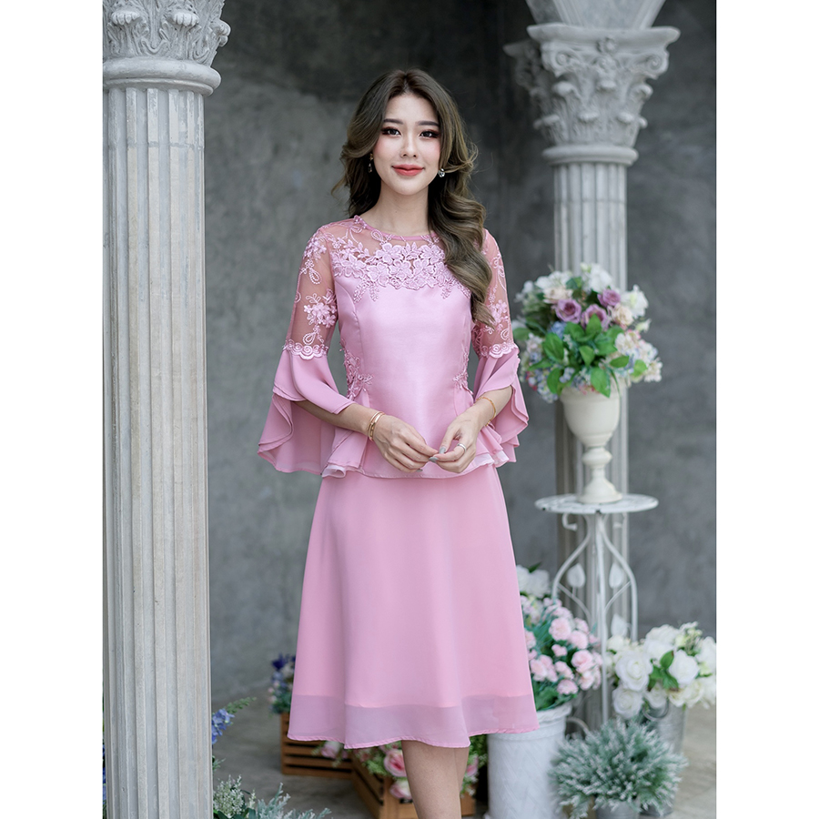 kudapy เดรสสั้นผ้าไหมแต่งลูกไม้สีชมพู/สีเทา เดรสผ้าไหม+ชิฟฟ่อน งานผสมผสาน 3 เนื้อผ้า ดีเทลมากมายตกแต่งสวยหวาน หรูหรา แขนแต่งระบายฟรุ่งฟริ้งพริ้วๆ