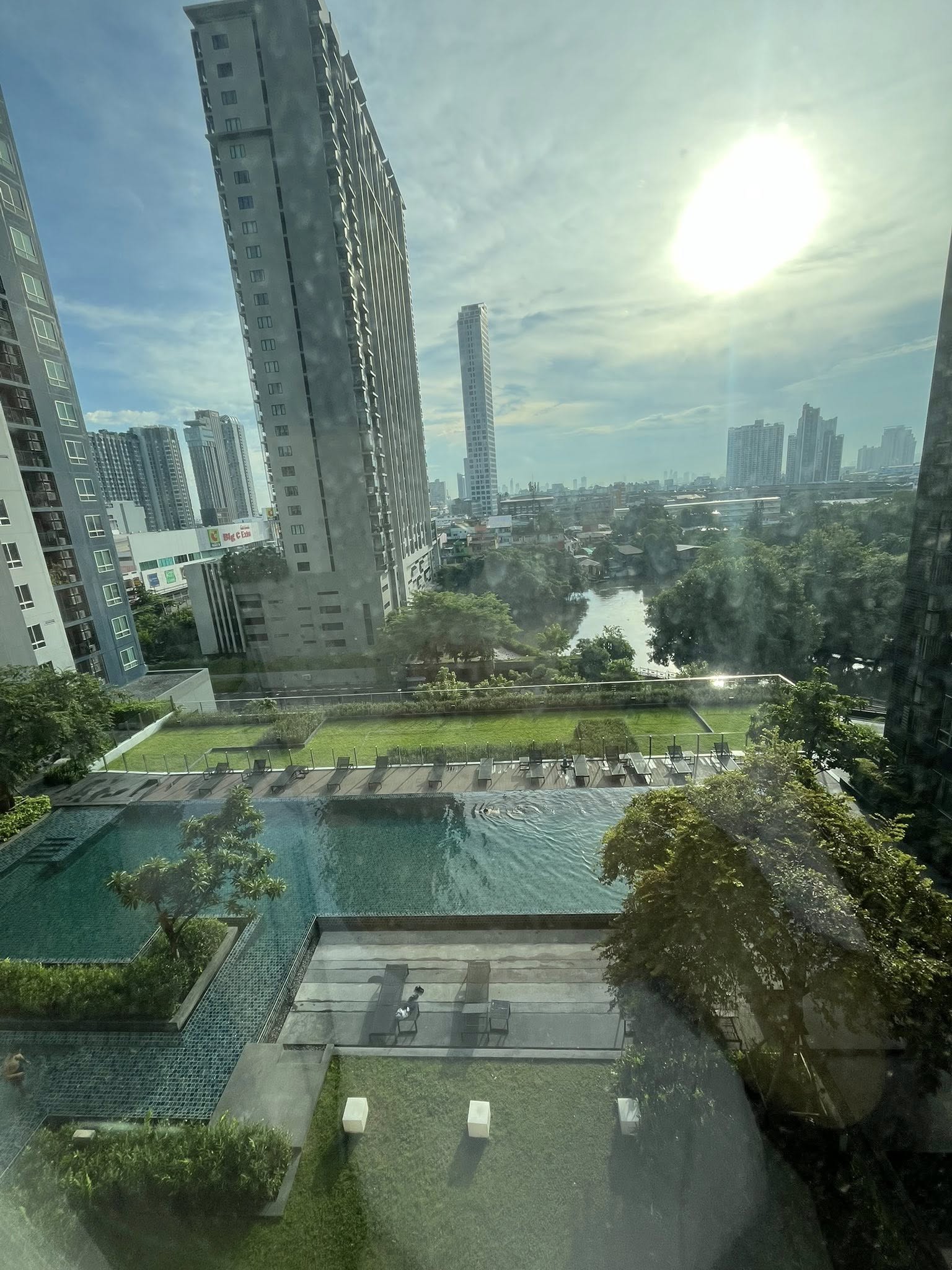 ให้เช่าคอนโด The Base Sukhumvit 77 (เดอะ เบส สุขุมวิท 77) โซน รถไฟฟ้า BTS อ่อนนุช ห้องแบบ 1ห้องนอน / 1ห้องน้ำ ขนาดห้อง 31 ตรม. ชั้น 10 ตึก B