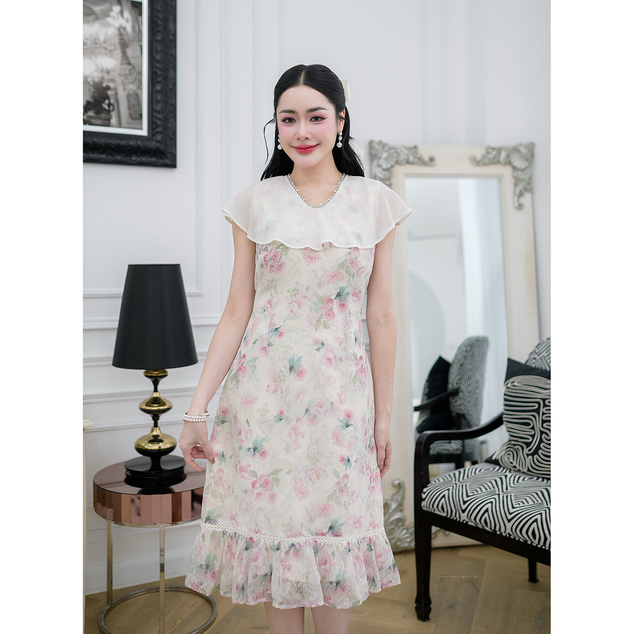 kudapy เดรสสั้นสีดอกม่วง/สีดอกชมพู ลายดอกไม้ สไตล์น่ารักที่ใส่สบาย ผ้าพริ้ว คอวีแต่งมุกน่ารัก