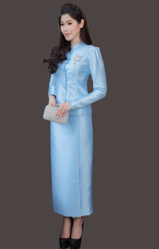 ชุดไทยจิตรลดาสีฟ้า เซ็ท 2 ชิ้น เสื้อผ้าไหมกระดุมหน้า + พร้อมกระโปรงทรงสอบ