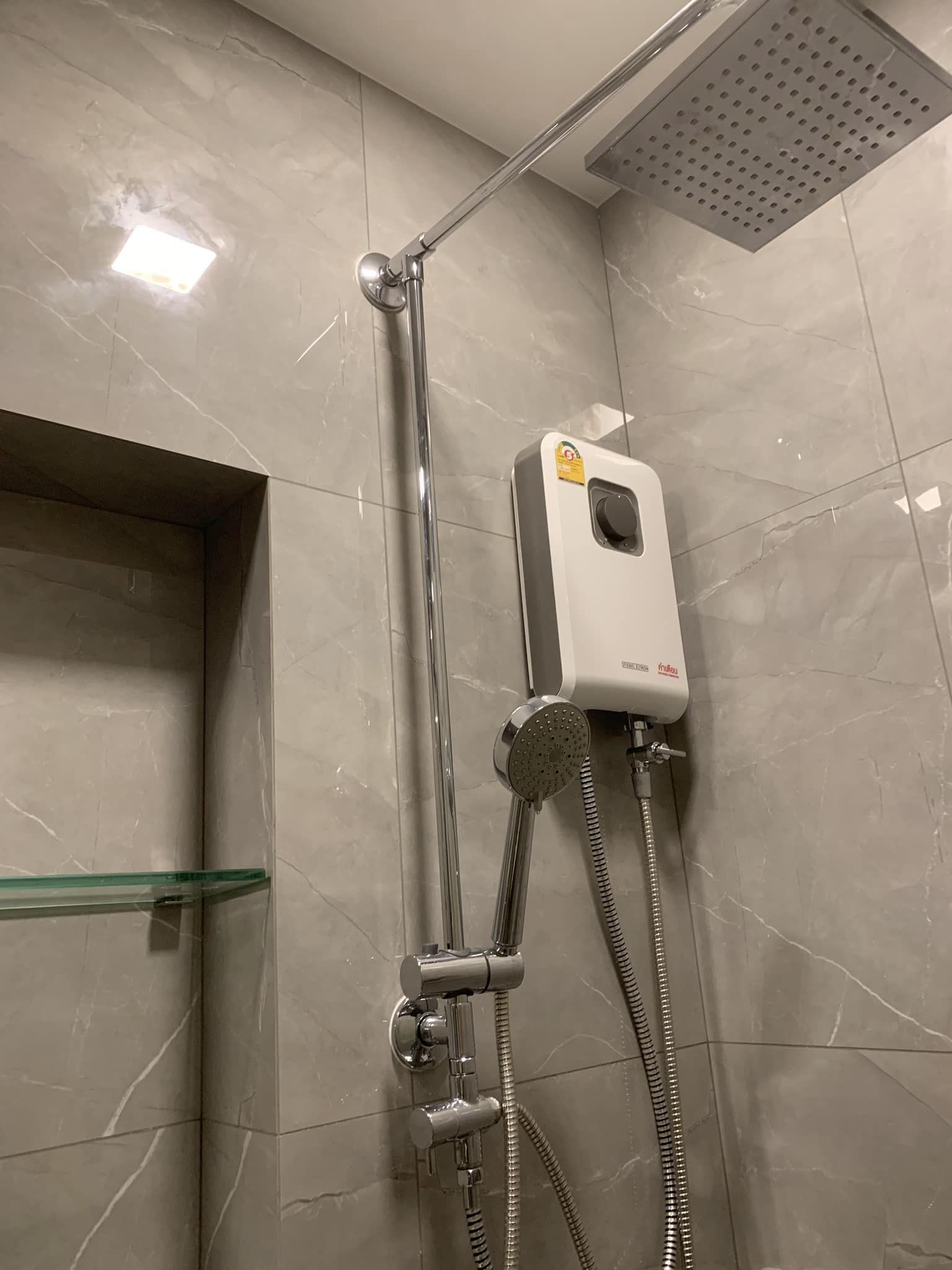 ปล่อยเช่าคอนโด The Privacy Jatujak (เดอะ ไพรเวซี่ จตุจักร) - ห้องใหม่ทุกอย่างใหม่กริบชั้นสูงมีความเป็นส่วนตัว - การเดินทาง: BTS ห้าแยกลาดพร้าว , MRT พหลโยธิน 350 เมตร