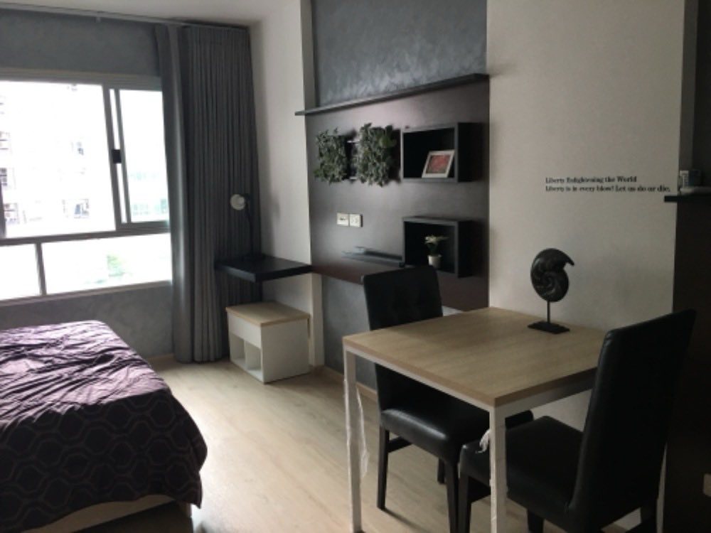 คอนโด Elio Del Ray (เอลลิโอ เดลเรย์) Low Rise โซนพื้นที่ BTS ปุณณวิถี ขายพร้อมผู้เช่าห้องแบบ 1ห้องนอน 1ห้องน้ำ ขนาด 26 ตร.ม. ชั้น 5 อาคาร B วิวสระว่ายน้ำ ขาย 1.75 ล้านบาท (รวมโอน)