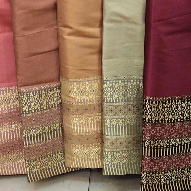 kudapy ผ้าถุงทอลายไทย 8 สี ลายสวยมาก (เอวสามารถปรับตะขอได้) เนื้อผ้าเนื้อดีมากค่ะ เนื้อผ้าไม่หนามาก