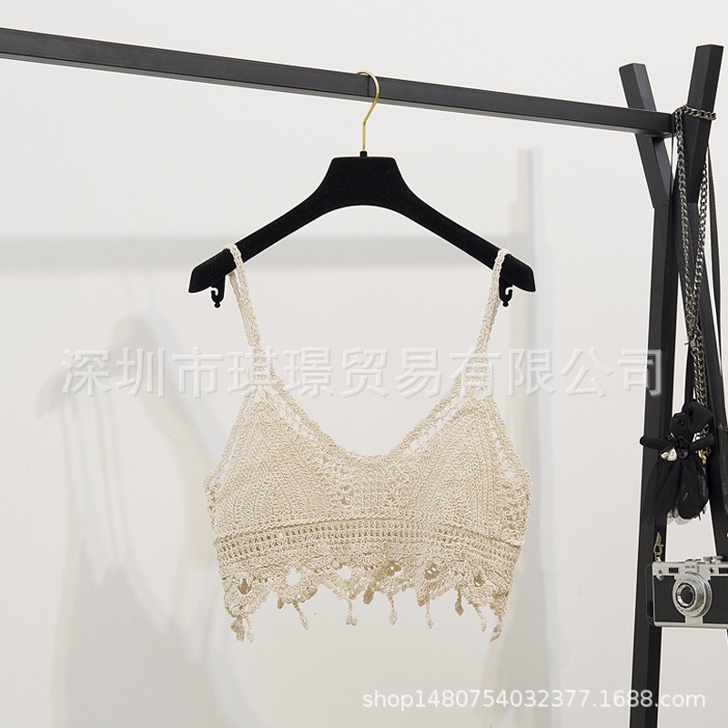 kudapy เสื้อถักใส่เที่ยวทะเลสีครีมเบจ แฟชั่นชุดไปทะเล ชุดเที่ยวทะเล ชุดใส่เดินเล่นถ่ายรูปริมชายหาดสวยๆ