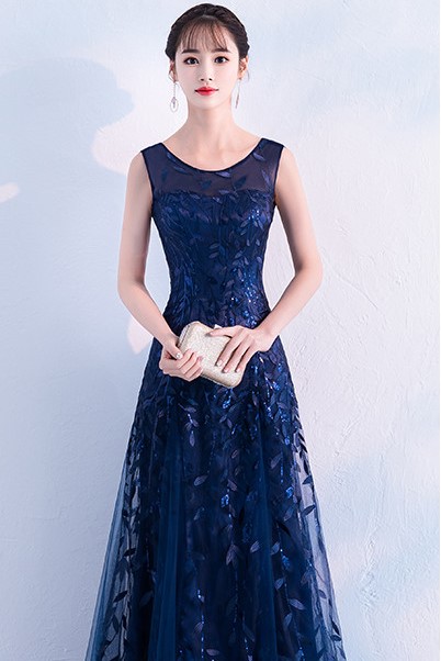 ชุดราตรีสีน้ำเงิน ผ้าลูกไม้ปักลายใบไม้แต่งด้วยเหลือบดิ้นสีน้ำเงิน M L XL