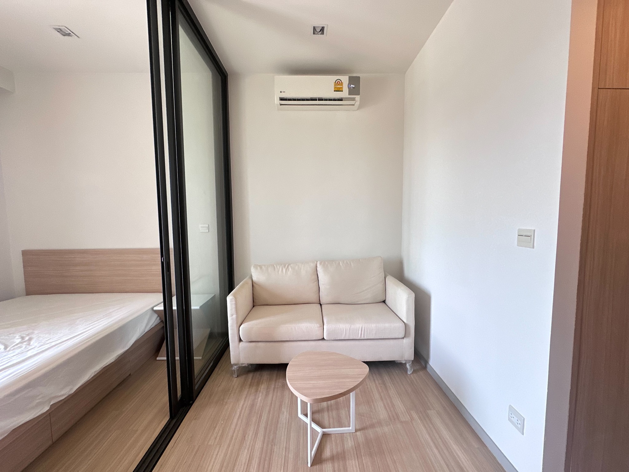 เลี้ยงสัตว์ได้คอนโด M Jatujak (เอ็ม จตุจักร) High Rise โซนพื้นที่ MRT จตุจักร BTS หมอชิต ให้เช่าห้องแบบ 1ห้องนอน 1ห้องน้ำ ขนาดห้อง 30 ตรม.