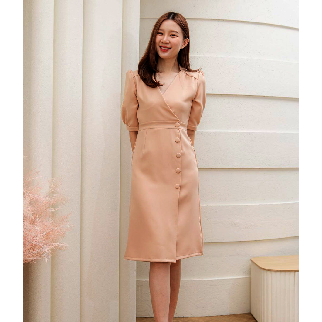 kudapy เดรสสั้นสีชมพูอ่อน,สีเหลือง,สีเขียว,สีดำ,สีชมพูนู้ด,สีแดงไวน์ ผ้านาโนเนื้อดี คอวีแขนตุ๊กตา