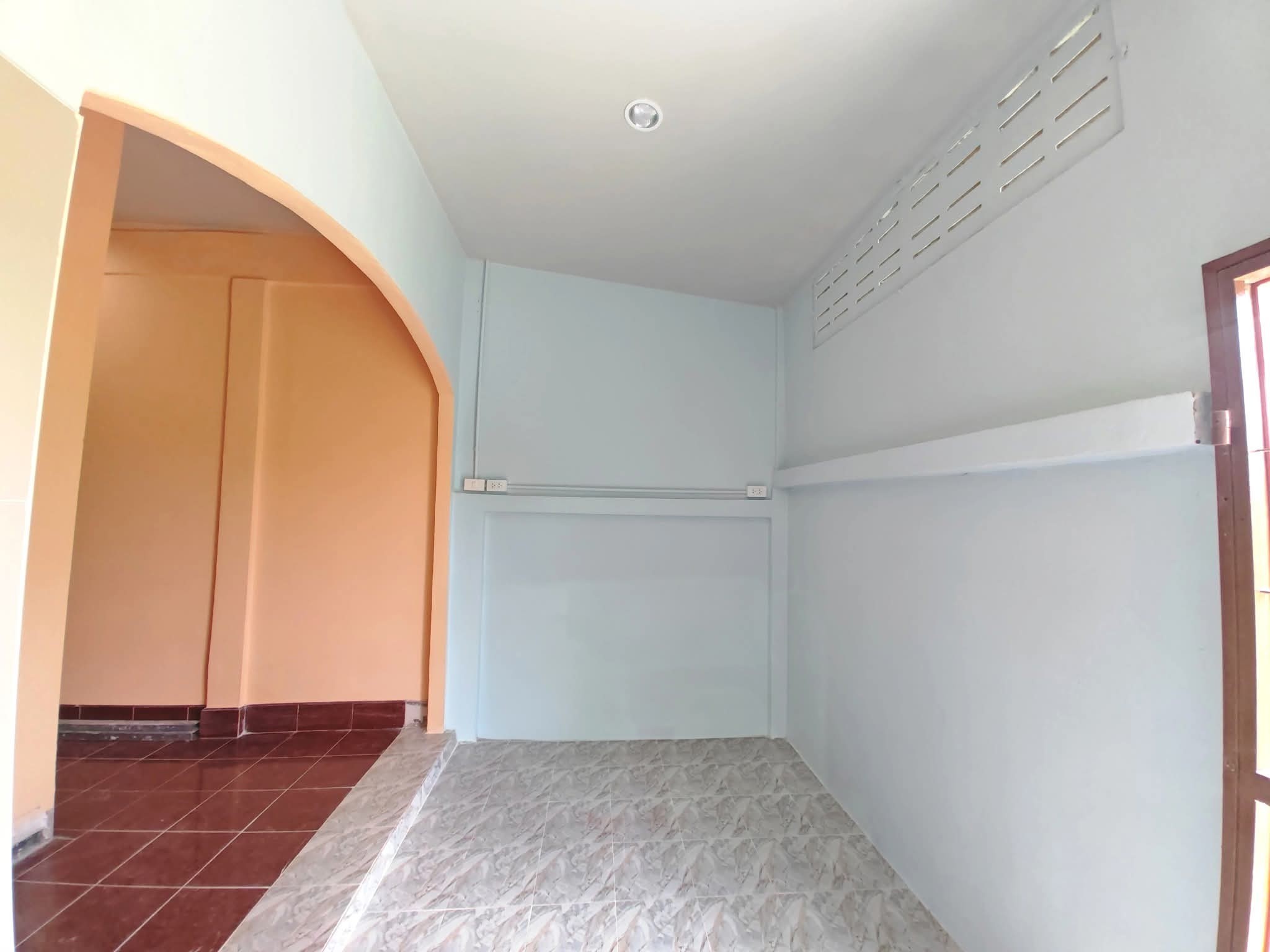 บ้านแสงตะวัน คลอง 11 ธัญบุรี ปทุมธานี ตกแต่งใหม่ 2 ชั้น ฟรีเฟอร์นิเจอร์ กู้ธนาคารหรือผ่อนบริษัทได้2 Storey Town House Thayaburi Pathum Thani 0909897810