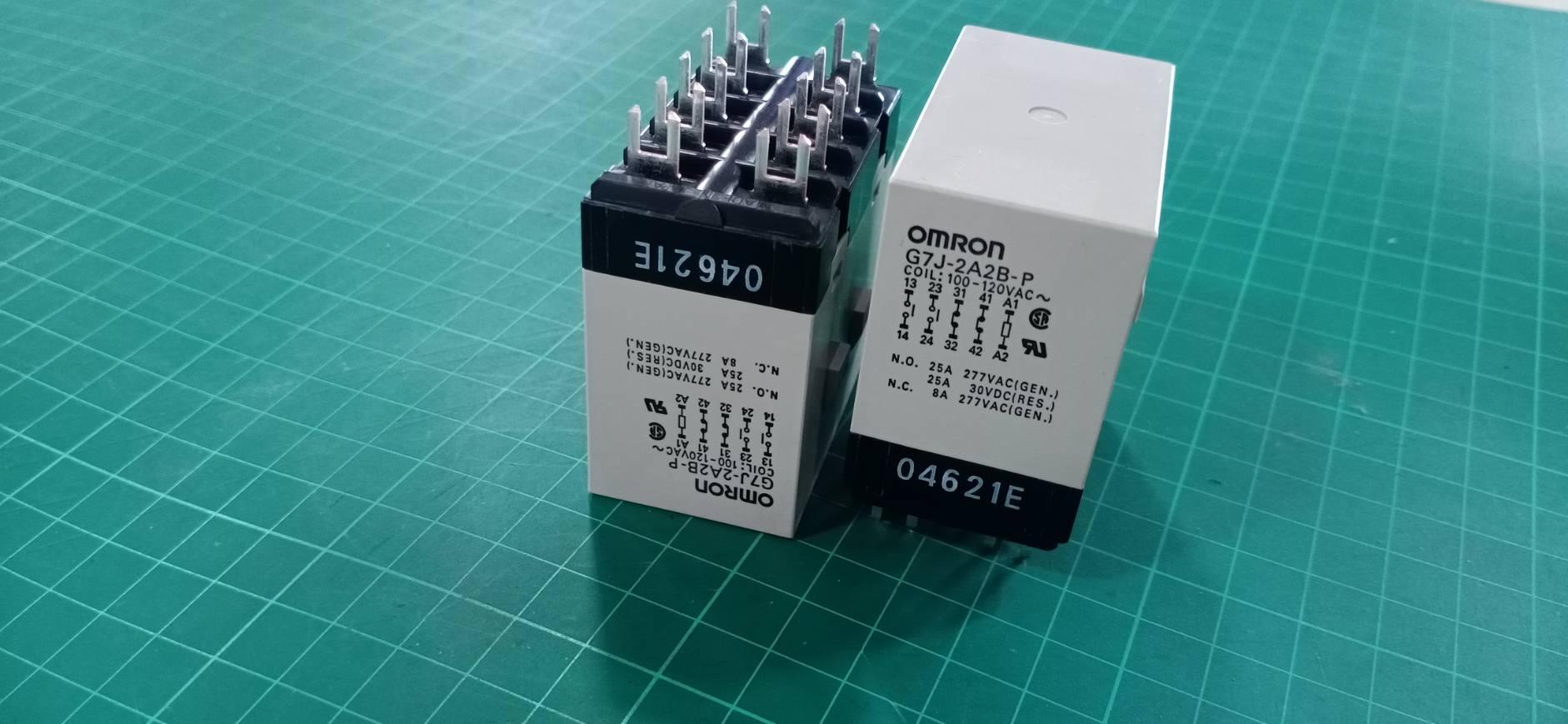 OMRON G7J-2A2B-P / FUJI FMC-OASZ42 Coil 100VAC