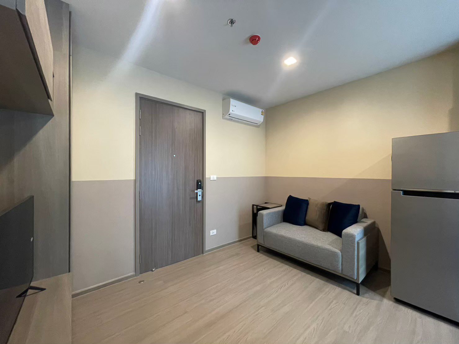 ให้เช่าคอนโด The Base Phetchaburi-Thonglor (เดอะ เบส เพชรบุรี–ทองหล่อ) High Rise โซนพื้นที่ MRT เพชรบุรี BTS ทองหล่อ ห้องแบบ 1ห้องนอน 1ห้องน้ำ ขนาดห้อง 33 ตรม. ชั้น 20