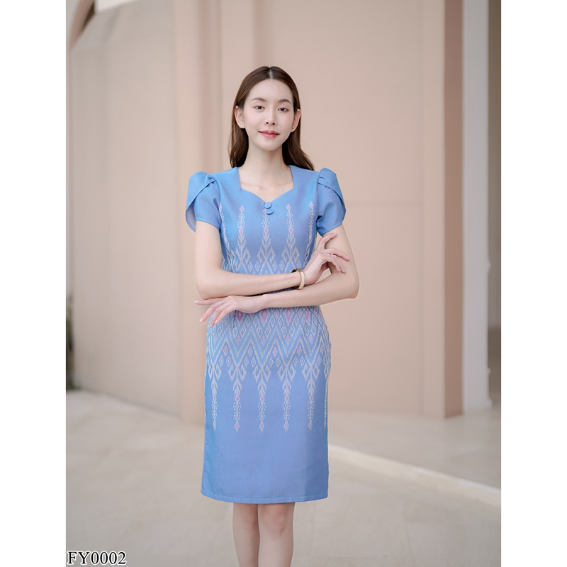 kudapy เดรสสั้นสีฟ้า/สีเขียว/สีชมพู ผ้าทอลายสวยๆ คอหัวใจ แขนกลีบบัว แต่งกระดุมปั๊มทรงสอบ สวยปังสุดๆ