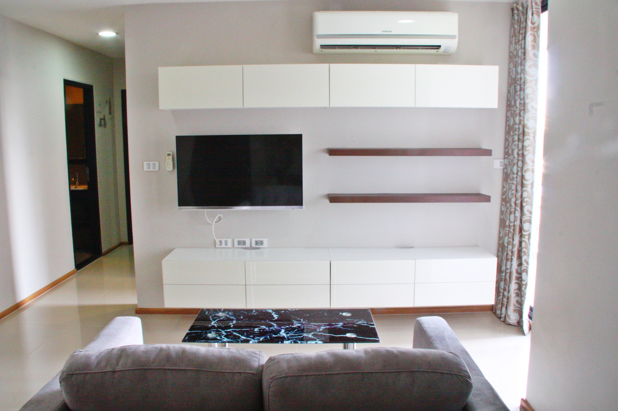 ให้เช่าห้องน่าอยู่แบบ2ห้องนอนตกแต่งครบใกล้ BTSอารีย์สอบถามแอด Line ID : Smile-easy ที่ The Tempo Phaholyothin