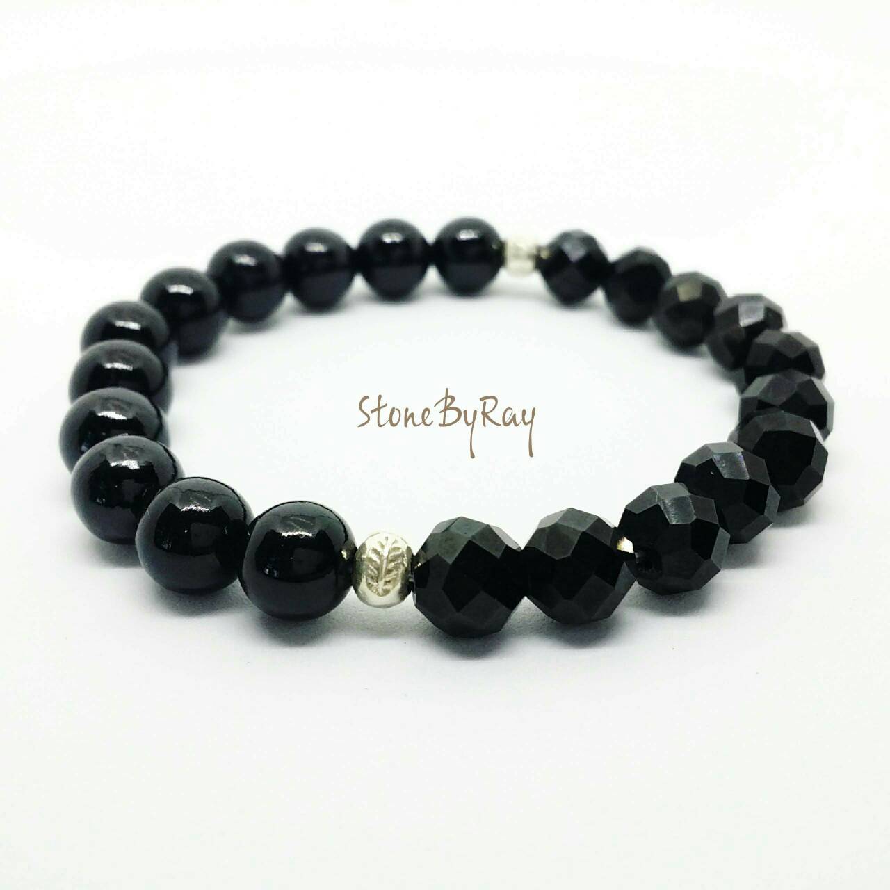 สร้อยข้อมือนิลเจียรเหลี่ยม(Black Spinel)