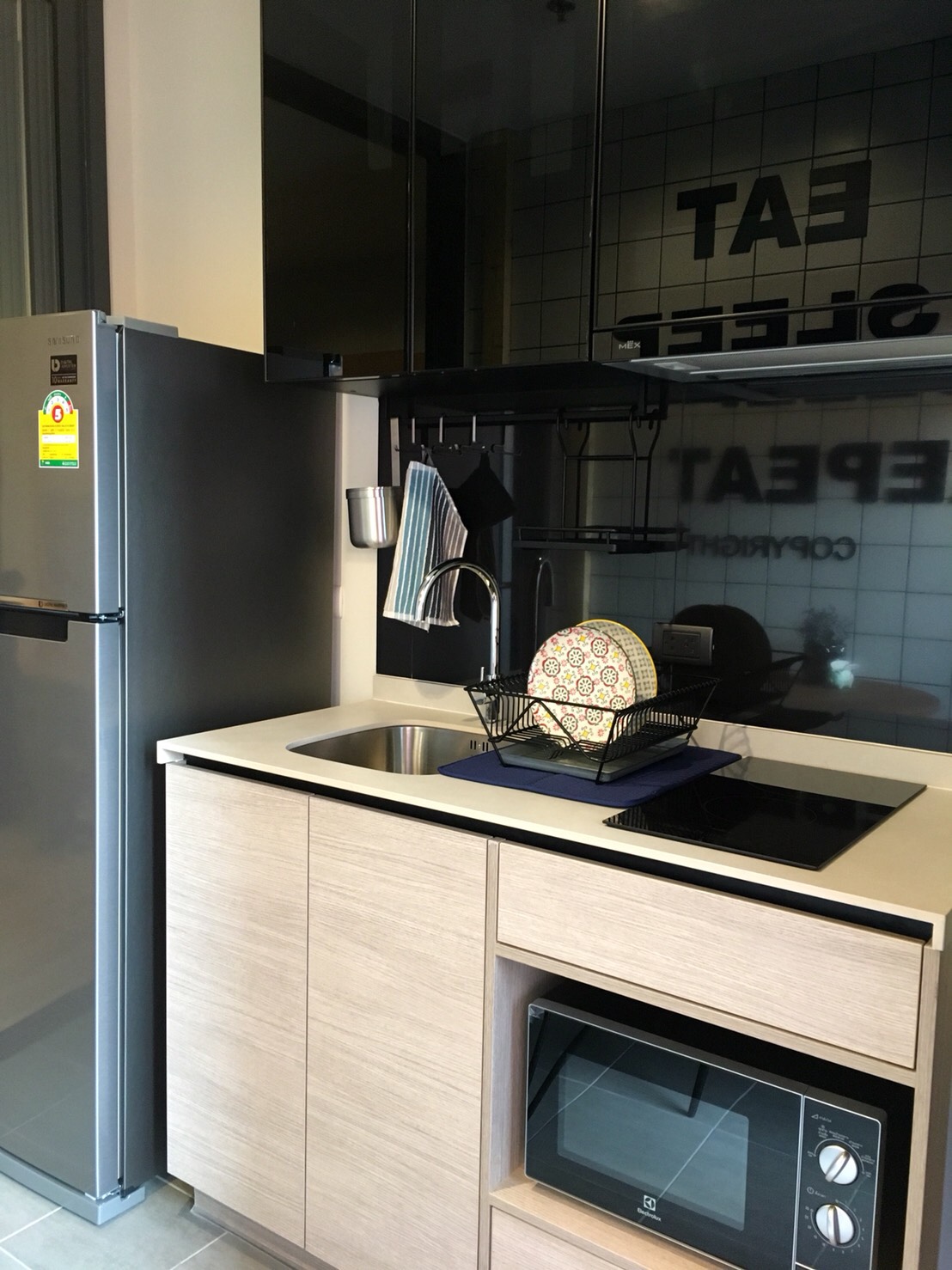 ให้เช่า เดอะ เบส การ์เดน พระราม 9 (The BASE Garden Rama 9) วิวสระว่ายน้ำ