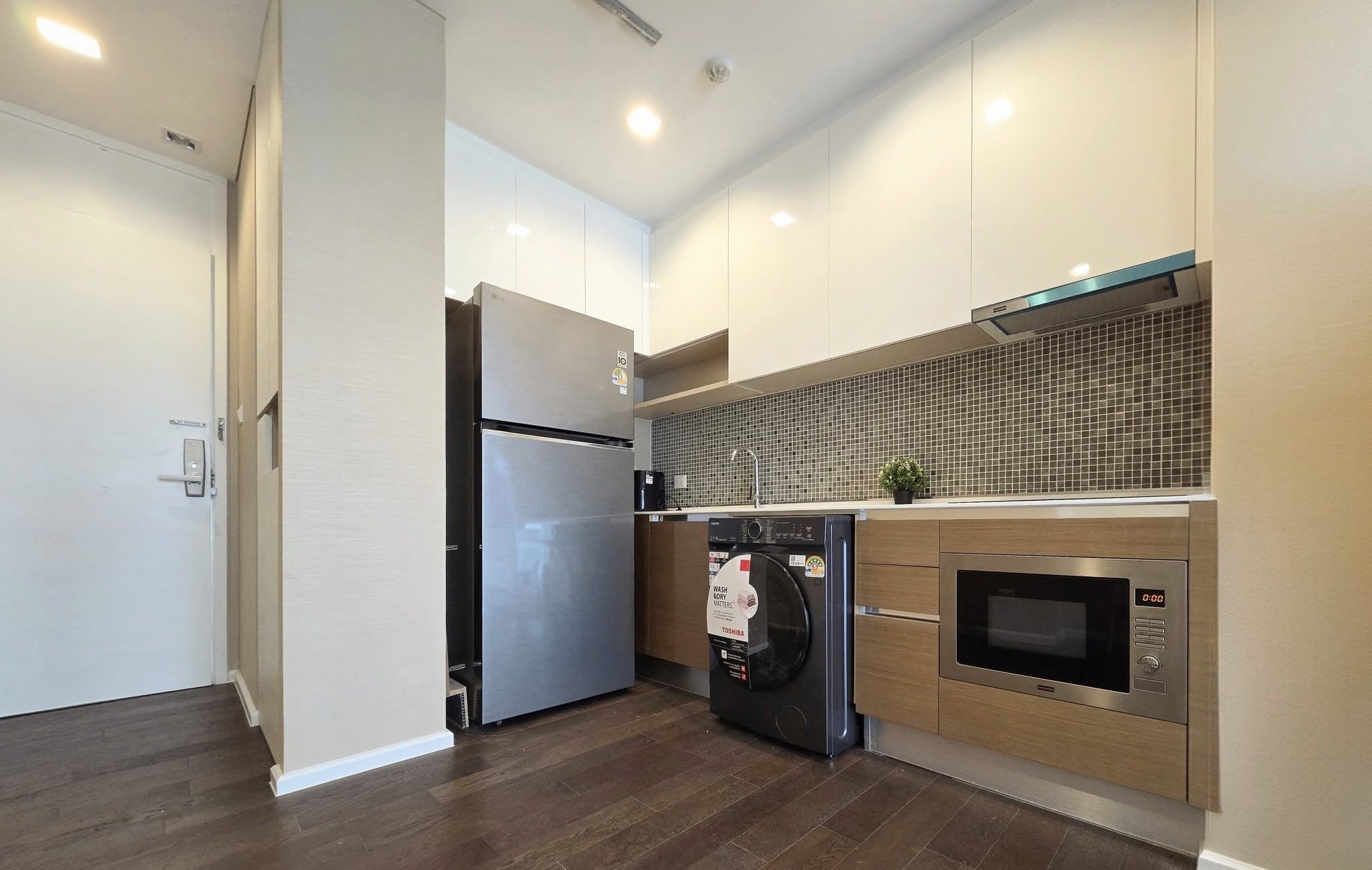 ชื่อโครงการ The Saint Residences (เดอะ เซนต์ เรสซิเดนซ์) ให้เช่า 2นอน 2น้ำ ขนาด 57 ตรม ชั้น 28 ราคา 26,500