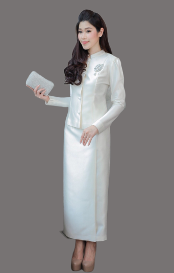 ชุดไทยจิตรลดาสีขาวงาช้าง เซ็ท 2 ชิ้น เสื้อผ้าไหมกระดุมหน้า + พร้อมกระโปรงทรงสอบ