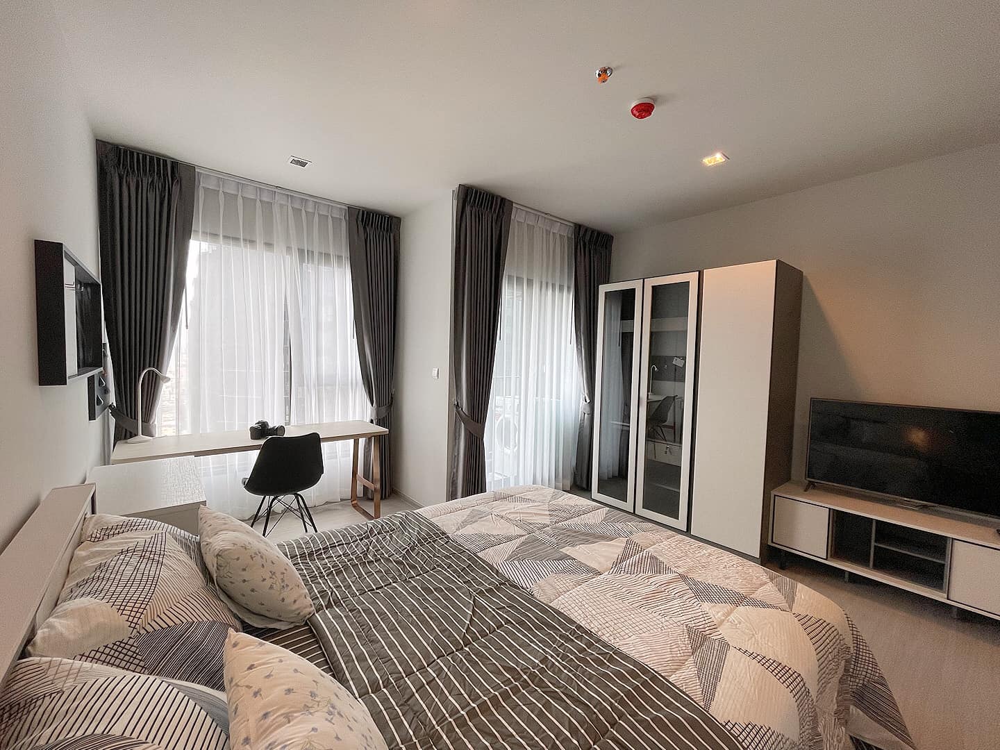 ให้เช่า LIFE Asoke - Rama 9 (ไลฟ์ อโศก - พระราม 9) ชั้น32 ตึกA พร้อมอยู่