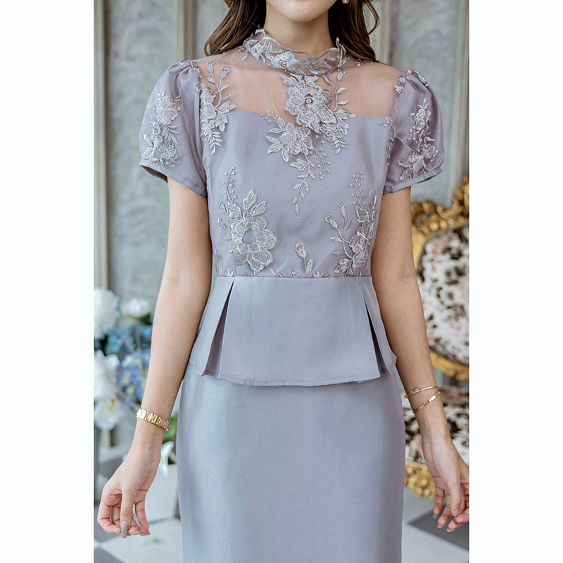 kudapy เดรสสั้นสีเทา/สีชมพูกะปิ ออกงาน ผ้าไหมญี่ปุ่น งานดีไซน์หวานๆ น่ารักแบบไทยๆ รุ่นนี้ด้านบนเป็นผ้าลูกไม้ซีทรูดีไซน์คอตั้งแขนตุ๊กตาน่ารักๆ