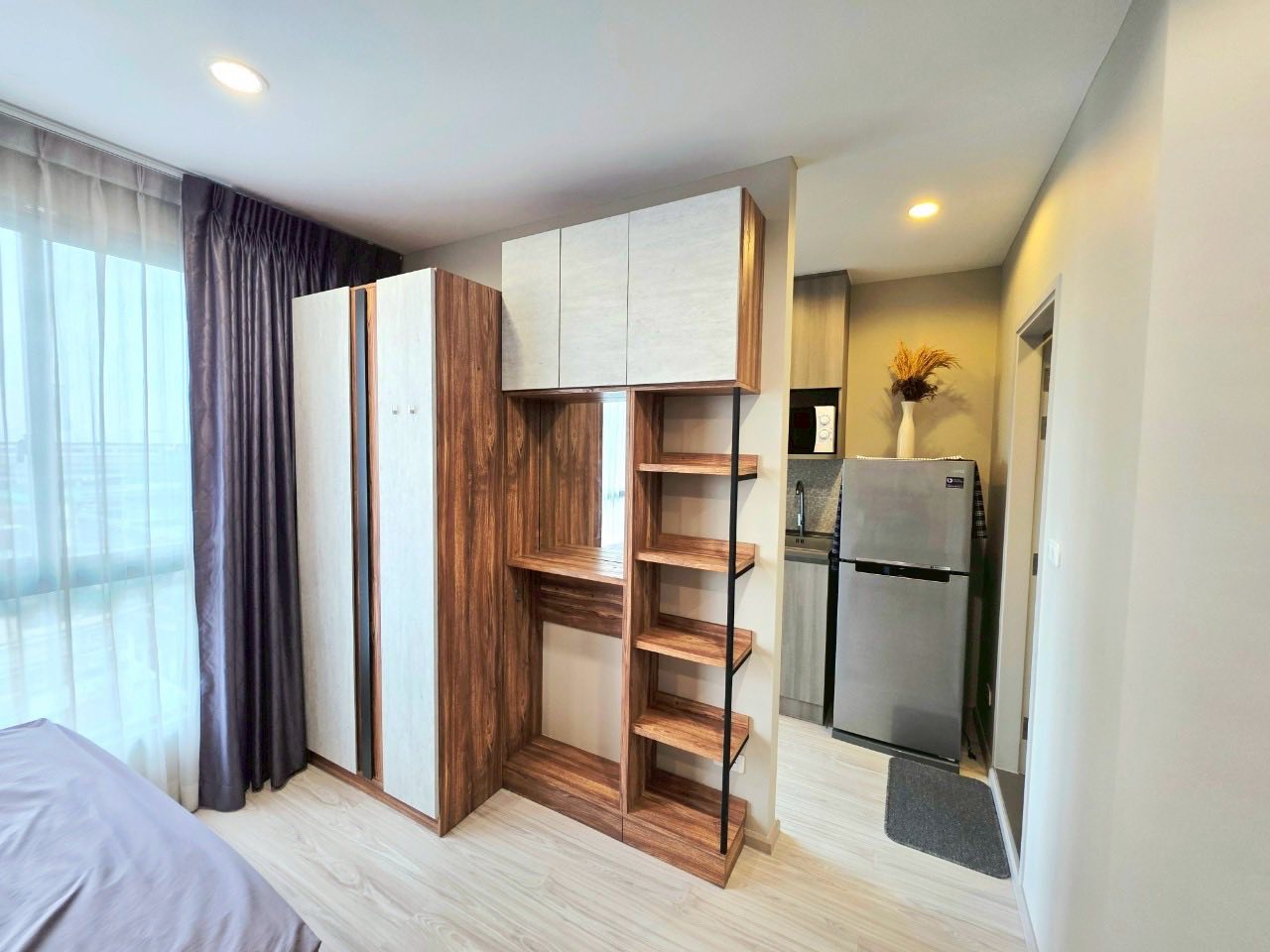 High Rise โซนพื้นที่ MRT บางซื่อ เตาปูน ให้เช่าห้องแบบ Studio 1ห้องน้ำ คอนโด IDEO Mobi Grand Interchange Bangsue (ไอดีโอ โมบิ แกรนด์ อินเตอร์เชนจ์ บางซื่อ) ขนาดห้อง 23 ตรม. ชั้น 10