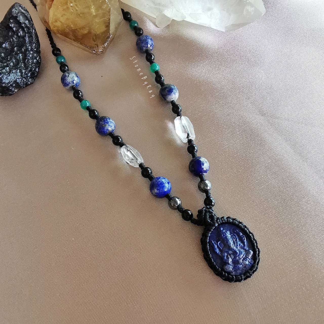 สร้อยคอเชือกถักจี้หินลาพิสลาซูลีแกะสลักองค์พระพิฆเนศ