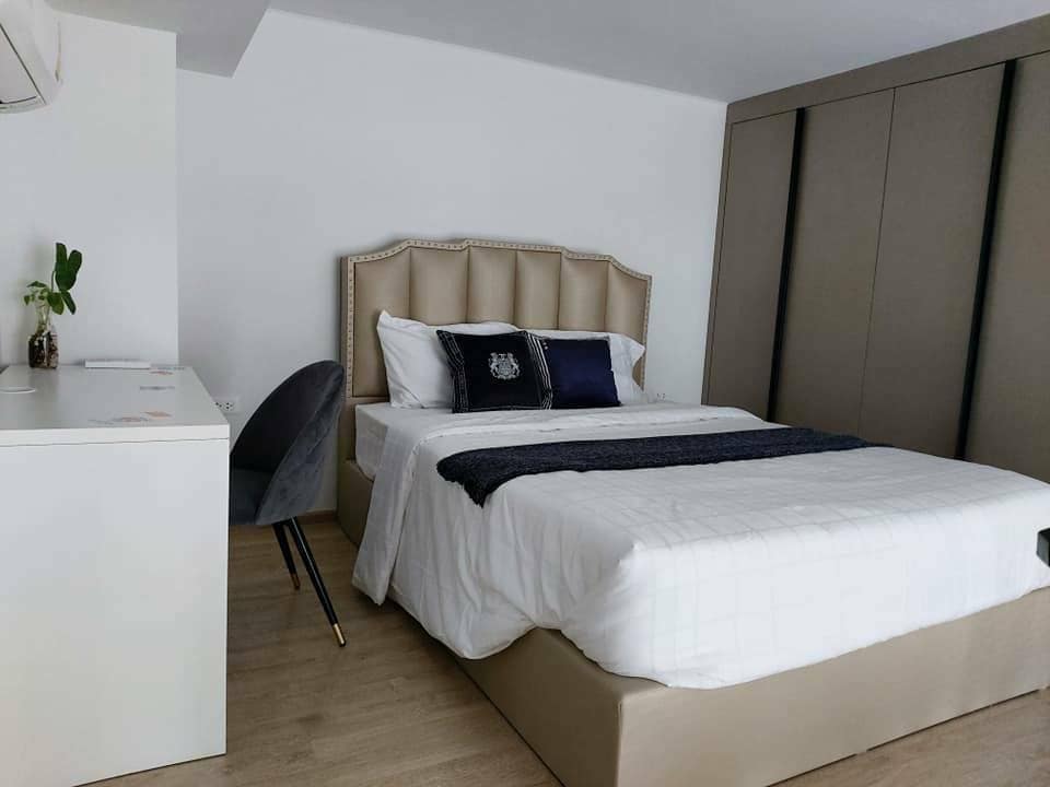 ให้เช่าห้อง DUPLEX ตกแต่งพร้อมเข้าอยู่ สอบถามแอด Line ID : Smile-easy ที่ IDEO New Rama 9