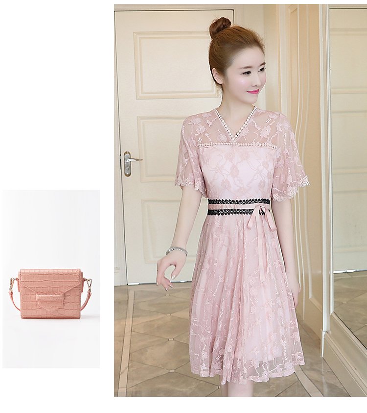ชุดเดรสออกงาน ผ้าลูกไม้เนื้อนิ่มสีชมพูอ่อน