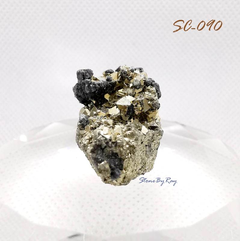 ไพไรต์ (Pyrite Octahedra Peru)