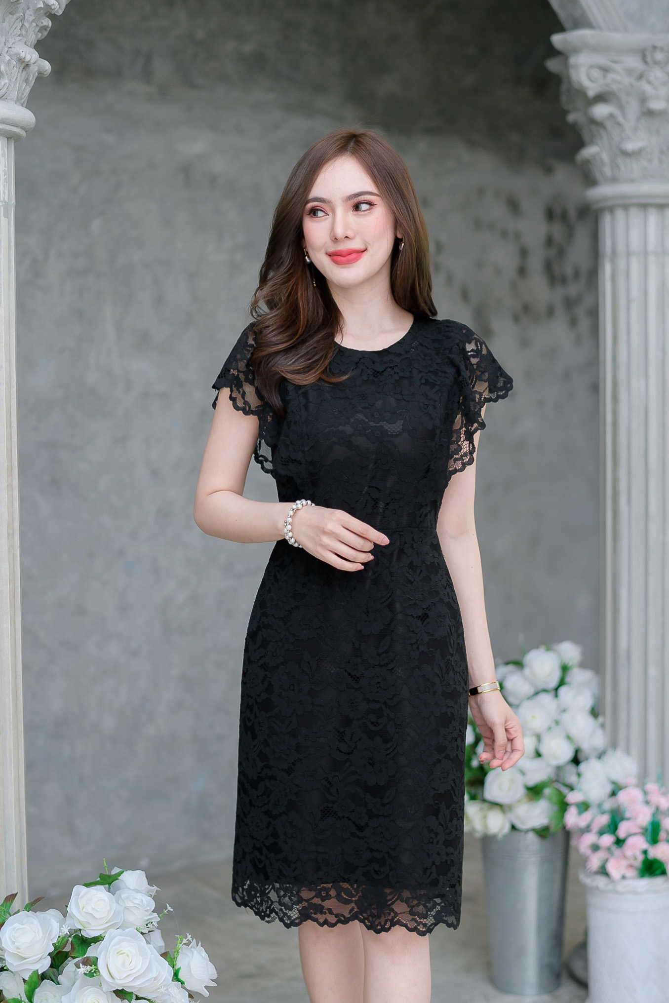 kudapy เดรสสั้นสีฟ้าคราม/สีครีม ลูกไม้แขนปีก สวยหวาน ลายลูกไม้สวย ใช้ผ้าลูกไม้อย่างดี ชุดนี้ใช้เชิงลูกไม้ทำระบายช่วงแขนและชายกระโปรง