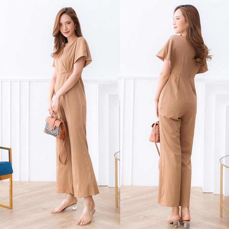 kudapy ชุดจั้มสูทขายาวทรงขาบาน สีกรม,ชมพู,แดง,น้ำตาล คอวีแขนสั้น ขายาวทรงแขนค้างคาว แต่งกระดุม