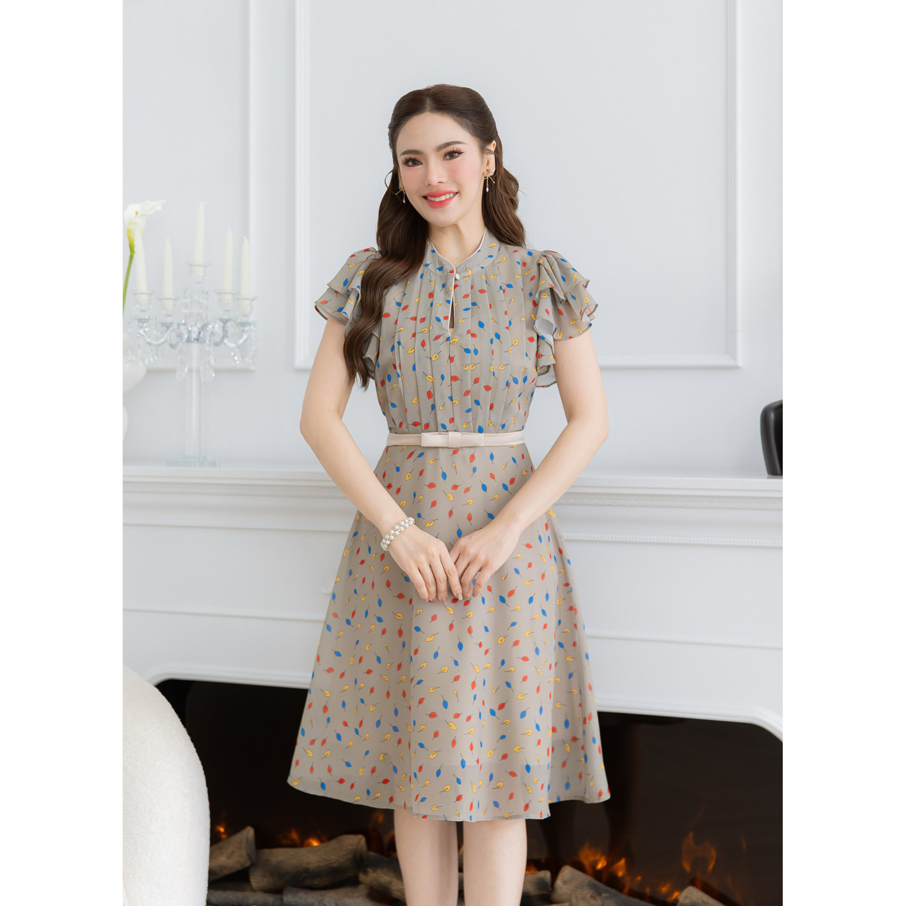 kudapy เดรสชีฟองพิมพ์ลายใบไม้ แขนระบายสองช้้นสวยพริ้ว มีดีเทลคาดเข็มขัดโบว์ช่วงเอว