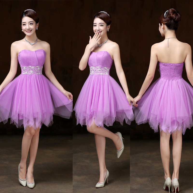 kudapy ชุดราตรีใส่ออกงานสีชมพู/สีฟ้า/สีม่วง เดรสสั้นเกาะอก ตรงเอวประดับด้วยผ้าซีฟองตัดลายดอกไม้เป็นเข็มขัด ชายกระดปรงซ้อนกันหลายชั้น