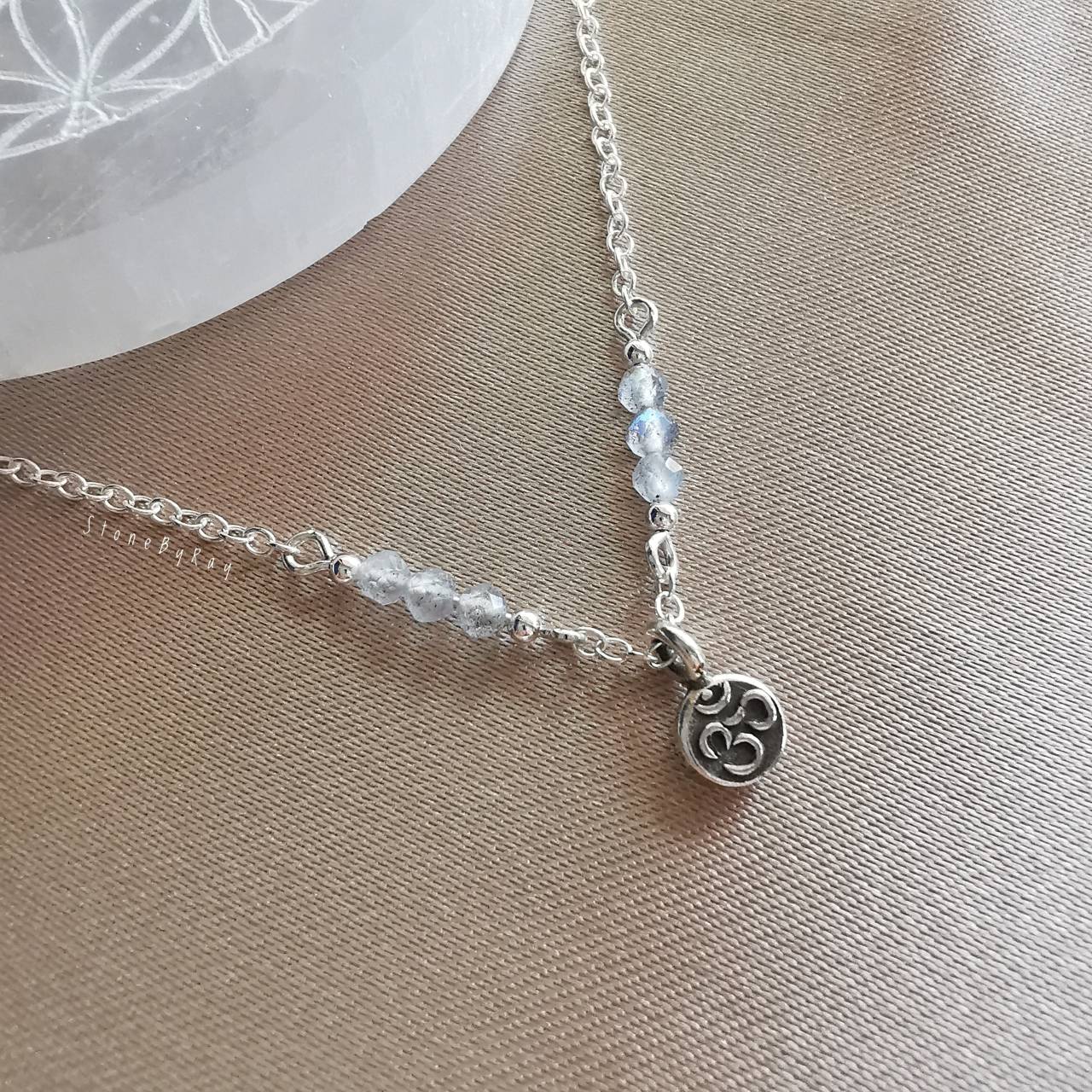 สร้อยคอเงินหินลาบราโดไลท์+จี้เงินแท้สัญลักษณ์"โอม"