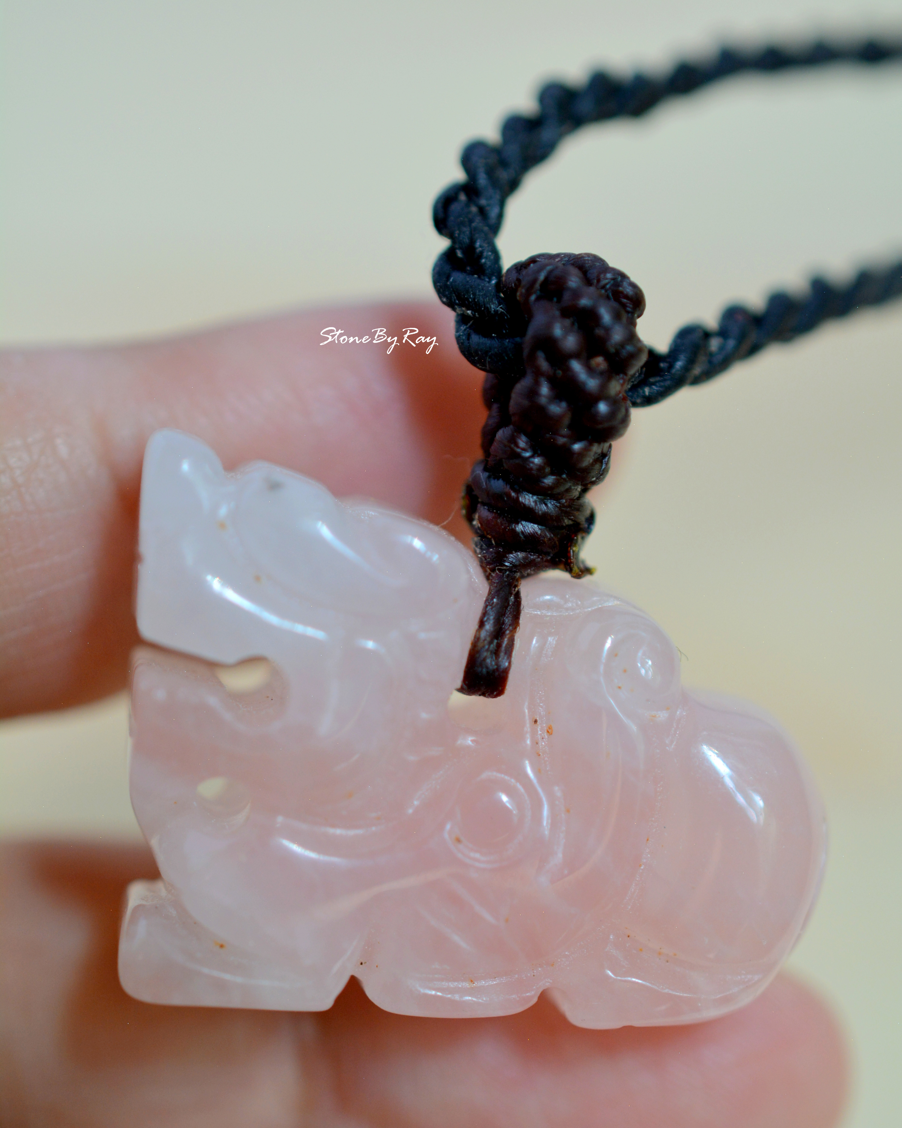 สร้อยคอเชือกจี้ปี่เซียะโรสควอตซ์ (RoseQuartz)