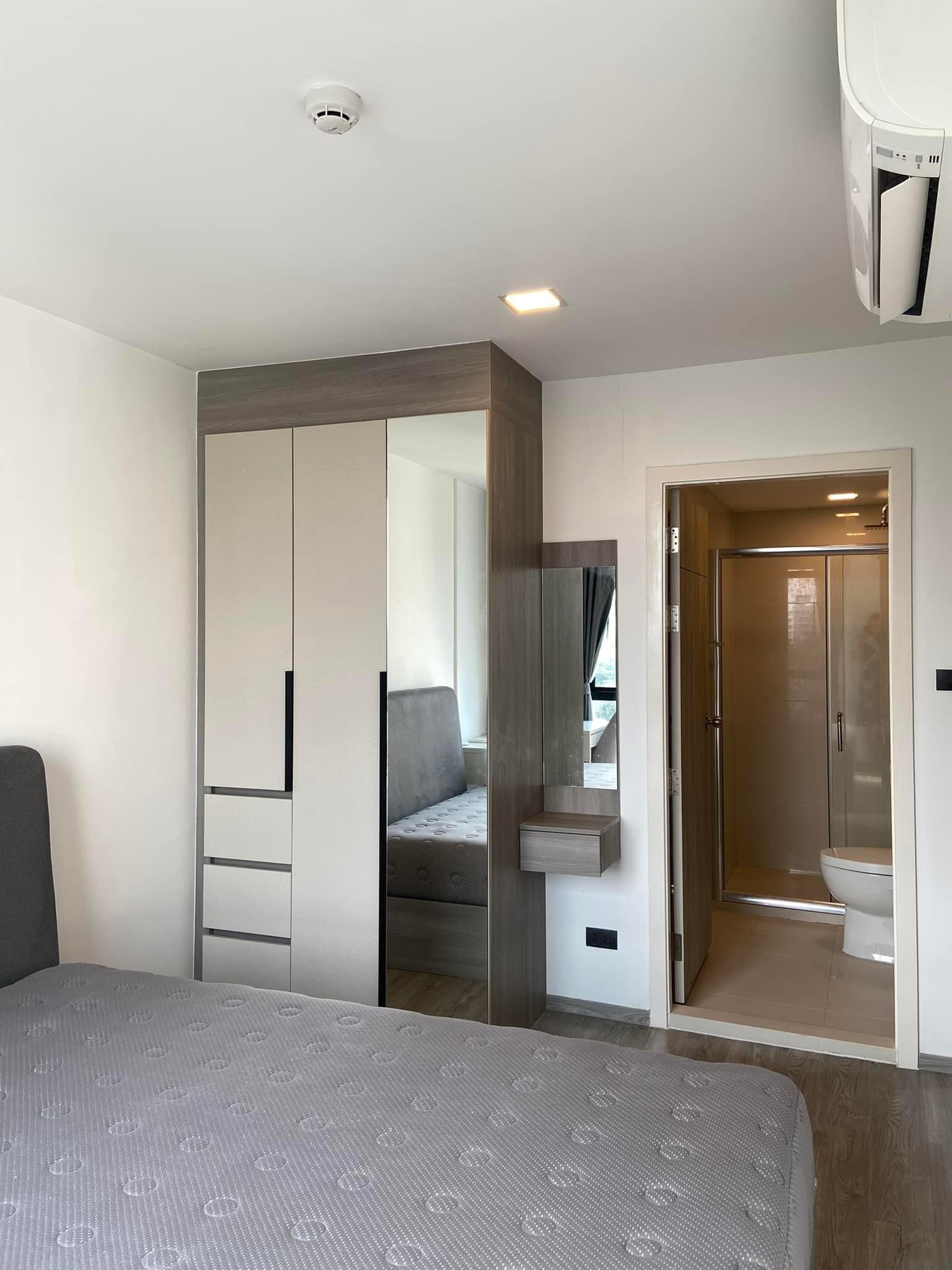 ปล่อยเช่าคอนโด Na Veera Phahol - Ari (ณ วีรา พหล - อารีย์) - 1ห้องนอน 1ห้องน้ำ 1ห้องนั่งเล่น - ใกล้ BTS อารีย์ - ขนาดห้อง 28 ตรม. ชั้น 6