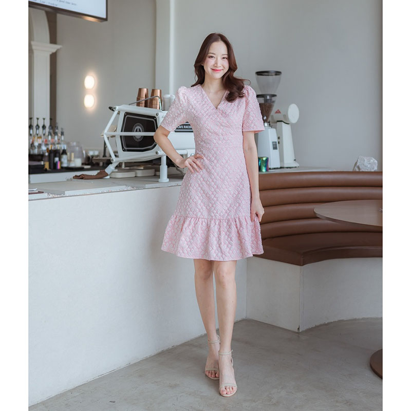 kudapy เดรสสั้นสีฟ้า/สีชมพู/สีน้ำตาล ผ้าทอคอวีลายนูนแต่งโบว์